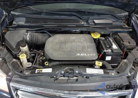 2015 Chrysler Town & Country Touring from USA, damaged, VIN 2C4RC1BG8FR608555